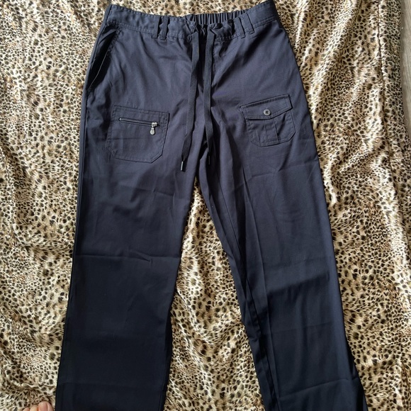 NWOT 🍀Adar Pro Scrub Set For Women - Enhanced V-Neck Top & Multi Pocket Pants - Picture 10 of 15
